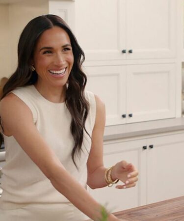 Famille royale EN DIRECT : Meghan Markle fustigée alors qu'elle est accusée de "monstre de contrôle impitoyable"