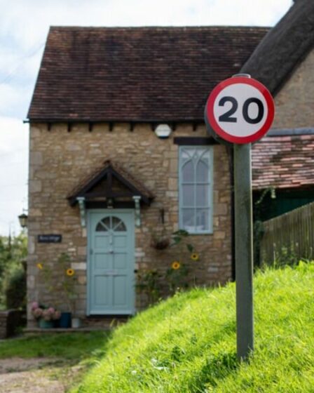 Fureur alors que quatre villes britanniques pourraient se voir imposer de nouvelles limites de vitesse à 20 mph