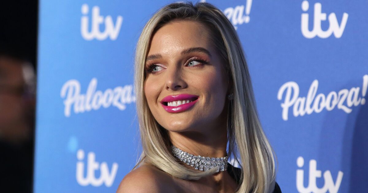 Helen Flanagan rend les fans fous alors qu'elle taquine son retour à Coronation Street