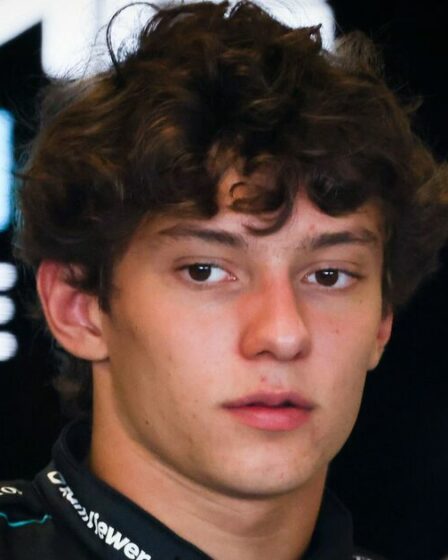 Kimi Antonelli suit les instructions de Lewis Hamilton alors que le pari de Toto Wolff est en jeu