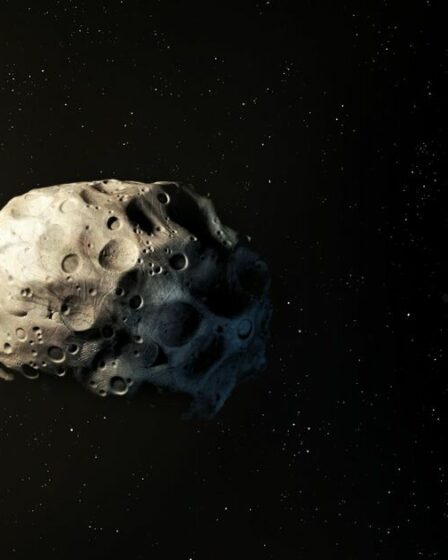 La NASA craint que l'astéroïde de taille de football nouvellement repéré pourrait s'écraser sur la Terre