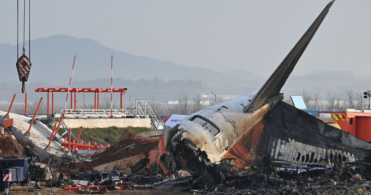 Les enquêteurs sud-coréens se tournent vers une boîte noire endommagée pour trouver des indices majeurs sur un accident d'avion