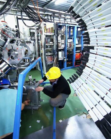 Les scientifiques se préparant à utiliser un nouveau supercollider qui prédirera comment notre univers finira