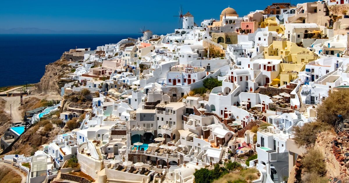 La Grèce envoie des secouristes à Santorin alors que l'île secouée par 200 tremblements de terre