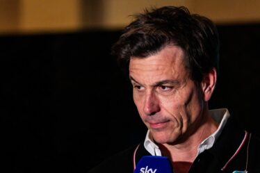 La star de Mercedes a été introduite en contrebande dans F1 Paddock «sur un chariot» dans la tournure sauvage des événements