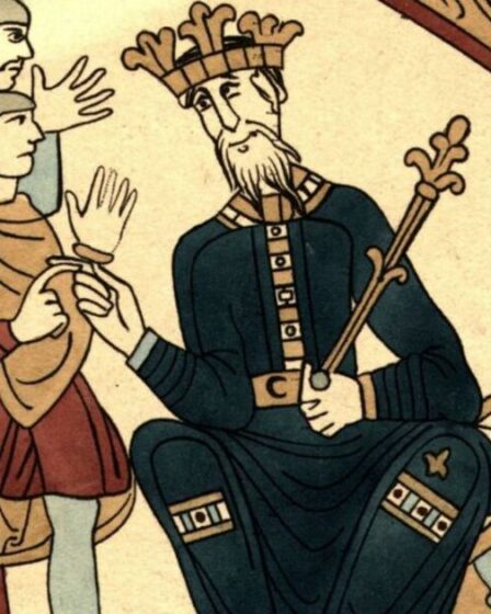 Percée d'archéologie comme découverte des toilettes médiévales découvrent un mystère de 2 000 ans