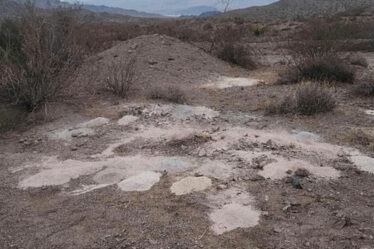 Découverte effrayante comme 70 tas de restes humains trouvés dans le désert