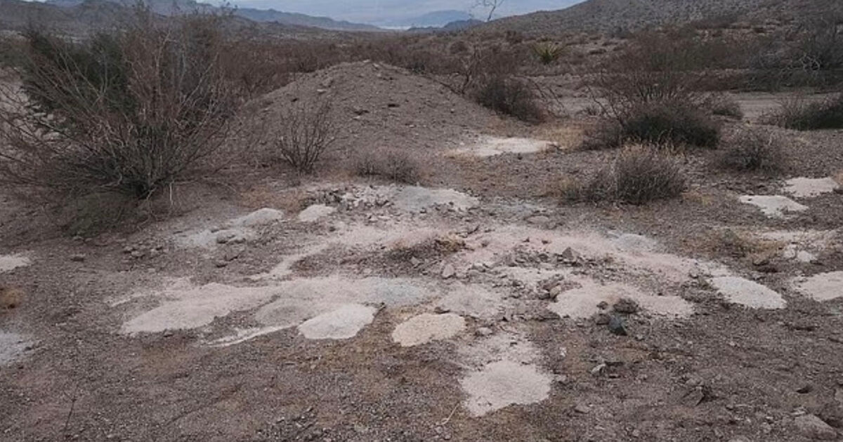 Découverte effrayante comme 70 tas de restes humains trouvés dans le désert