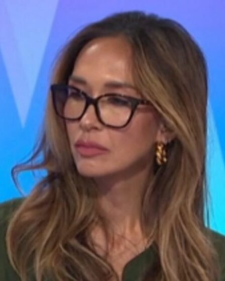 Des femmes en vrac star `` blanchies '' dans les airs alors que le choc `` maladroit '' étincelle la fureur des fans