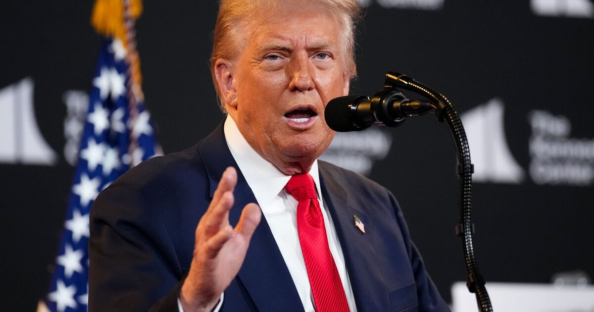 Donald Trump promet de «se débarrasser» des machines de vote comme il répète la «fraude électorale»