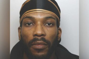 Le trafiquant de drogue capturé après la laisse du téléphone portable en taxi