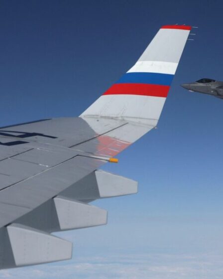 Les États-Unis interceptent des avions de guerre russes près de l'Alaska alors que l'Ukraine Peace parle de stalle