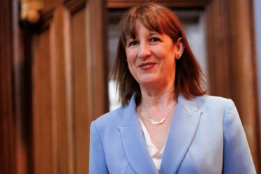 Rachel Reeves a avancé avec un raid fiscal 'malgré un énorme jalon de 10 milliards de livres sterling