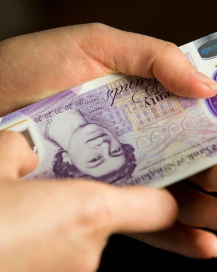 Toute personne ayant des économies dans un type de compte bancaire a demandé à agir à partir de mercredi