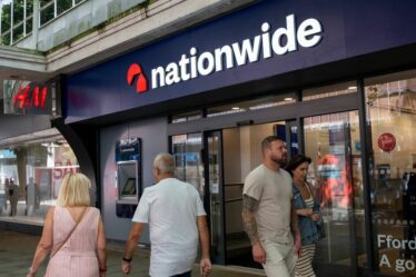 À l'échelle nationale pour payer aux clients 175 £ gratuitement «s'ils ont 1 000 £ de compte bancaire»