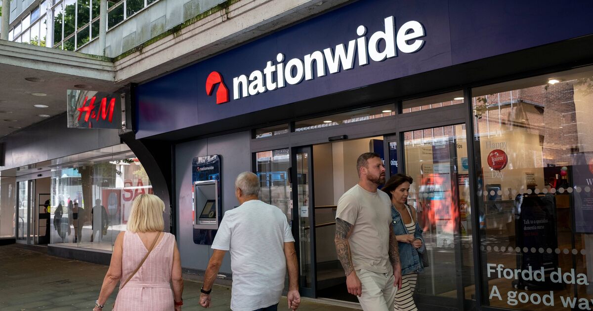 À l'échelle nationale pour payer aux clients 175 £ gratuitement «s'ils ont 1 000 £ de compte bancaire»