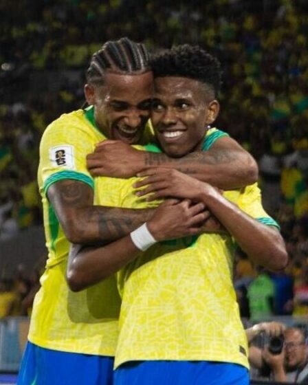 Chelsea Star vomit sur Pitch on International Duty après être entré en collision avec coéquipier