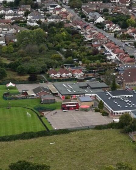 Essex Schools Lockdown Live: Manhunt lancé pour migrant avec Chopper de police