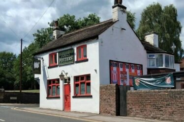 Fury As Jobsworth Council Forces Landlord Pub à peindre plus de 15 000 £ RECODER après 1 plainte