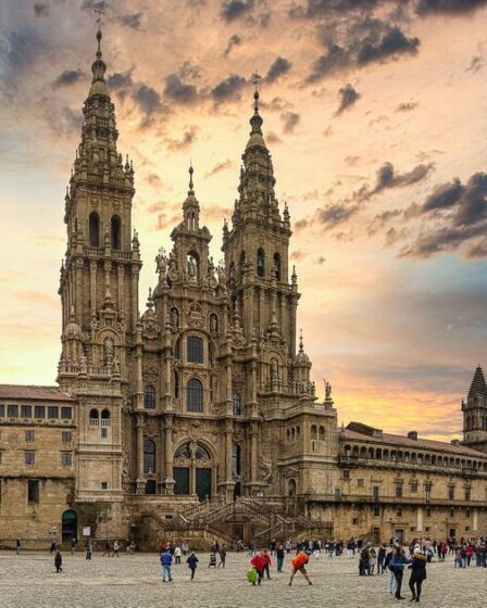 Fury dans le hotspot espagnol comme des bâtiments «vidés» et des bâtiments abandonnés blâmés aux touristes