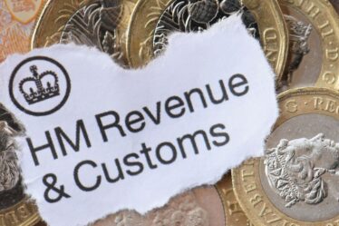 HMRC prenant de l'argent à des personnes avec plus de 5 000 £ de compte bancaire