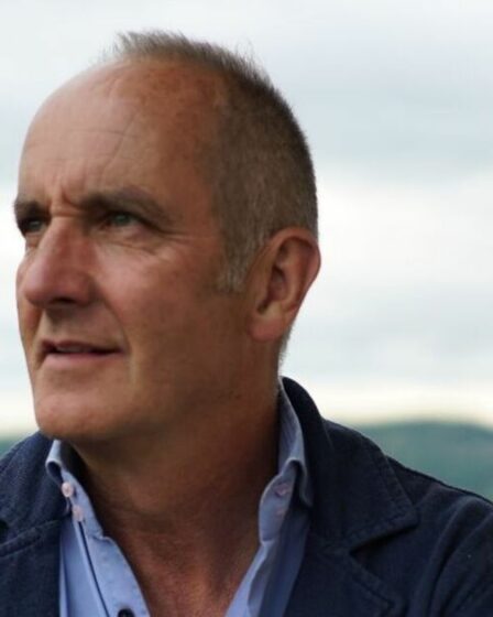 Kevin McCloud, Kevin McCloud, est prudent envers les propriétaires, car il dit «Je suis désolé»
