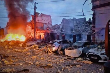 L'OTAN Country brouille les avions de chasse alors que Poutine lance une attaque massive de Kyiv