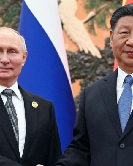 Le monde relève de la Russie exposée à aider la Chine à préparer l'invasion de Taïwan