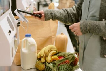 Le supermarché britannique suit Sainsbury's en apportant des changements majeurs dans 315 magasins