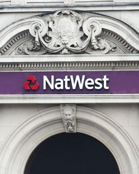 Les clients de Natwest et de Santander verront de grands changements bancaires en octobre