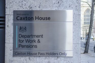 Les retraités de l'État de DWP pour recevoir 3 cadeaux supplémentaires d'une valeur de 460 £ - Vérifiez si vous êtes éligible