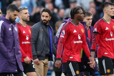 L'étoile de l'homme utd mord en arrière lorsqu'il est grillé sur Ruben Amorim après la perte de l'homme de la ville