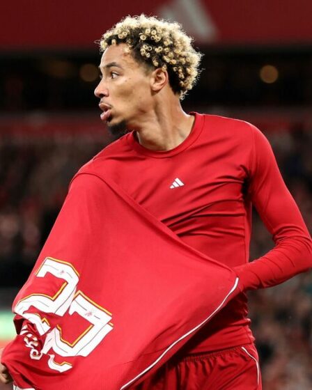 Liverpool 'Set to fine Hugo Ekitike montant stupéfiant' après le dressing fulpé à l'étoile