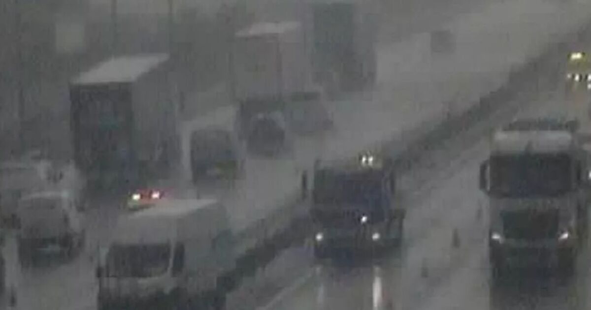 M62 Traffic Live: Chaos sur l'autoroute majeure alors que Crash déclenche d'énormes retards