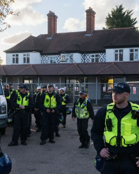 Nouvelle date fixée pour les demandeurs d'asile à l'hôtel Bell pour apprendre leur sort