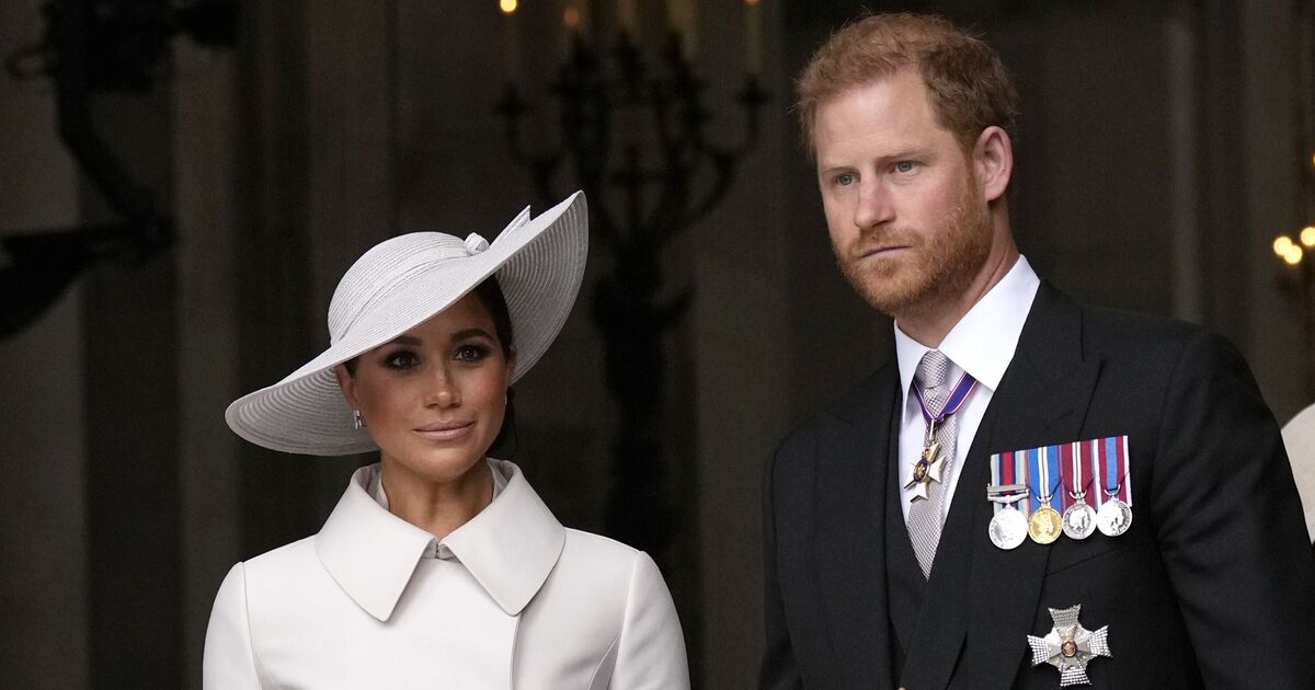 Royal Family Live: les «négociations» du prince Harry et Meghan Markle en cours dans Boost to King