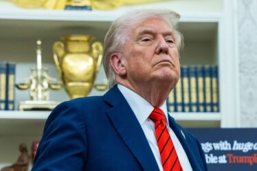 À quoi ressemble vraiment Donald Trump "chauve" après que le président ait fait exploser la couverture du TIME