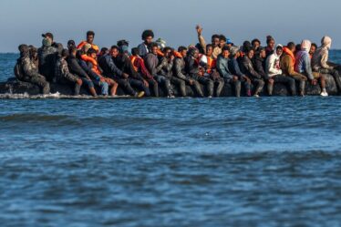 Fureur car les migrants pouvaient récupérer, laver et déposer leurs vêtements gratuitement