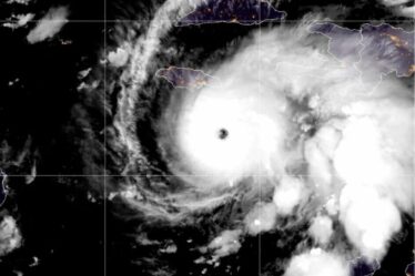 La Jamaïque se prépare à affronter son ouragan le plus puissant, l'ouragan Melissa, qui frappera l'île.