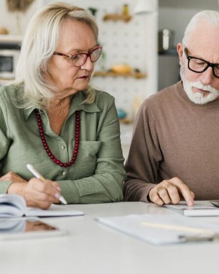 La fureur de la pension d'État alors que les jeunes Britanniques exigent «le triple serrure devrait être mis au rebut!