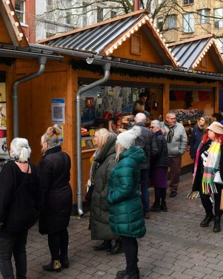 Le marché de Noël d'une grande ville britannique est plongé dans le chaos alors que les grèves déclenchent un cauchemar pour les voyageurs