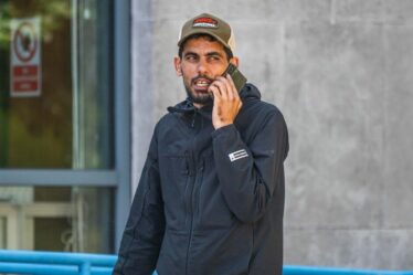 Les migrants de l'hôtel ont menacé le personnel avec des couteaux alors qu'ils ne pouvaient pas déjeuner à 6h30