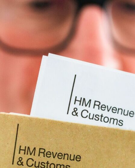 Les remboursements d'impôt sur les retraites ont atteint près de 50 millions de livres sterling alors que des milliers de personnes paient en trop sur les retraits