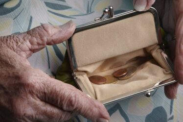 Les retraités de l'État plus âgés obtenant 2 797 £ de moins de DWP