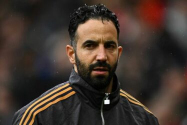 Man Utd a mis en garde contre un objectif de transfert de 60 millions de livres sterling alors que le président insiste sur le fait qu'il n'y a "aucune pression" pour vendre