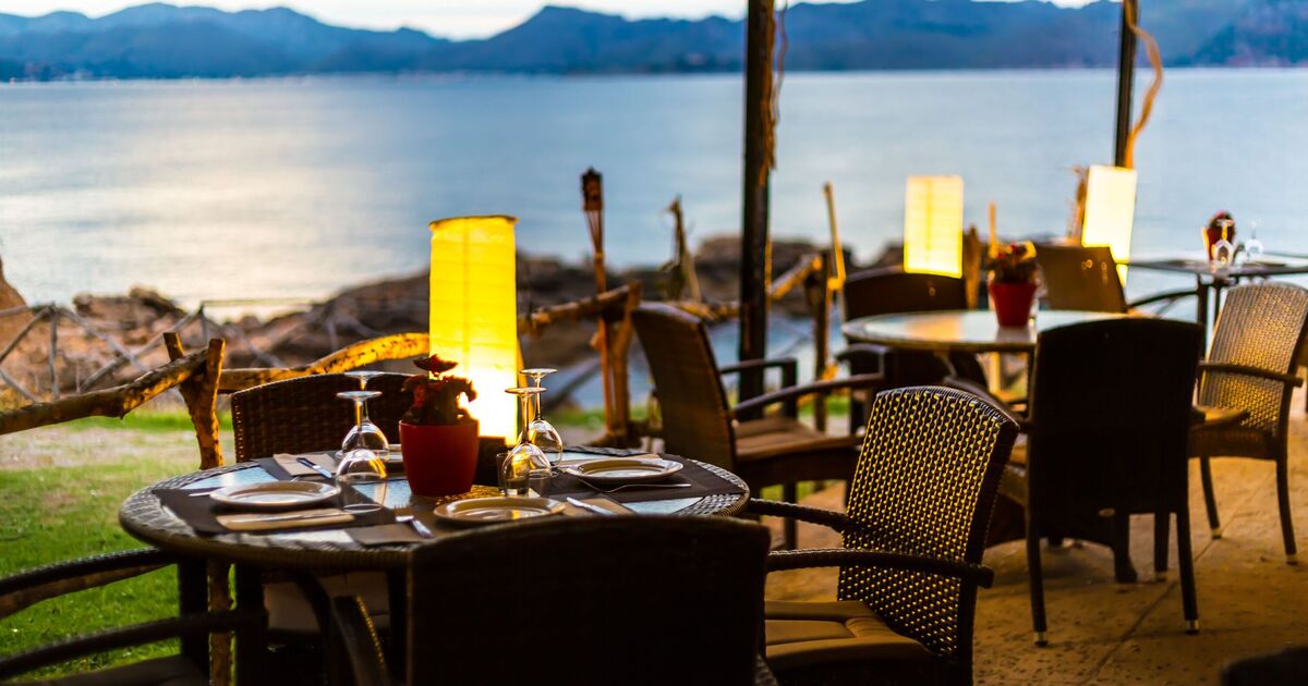 Panique à Majorque, Ibiza et Menorca alors que les touristes abandonnent les restaurants à des prix élevés