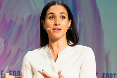 Royal Family LIVE : Meghan Markle suscite la fureur après avoir utilisé le chiffre royal dans une nouvelle vidéo