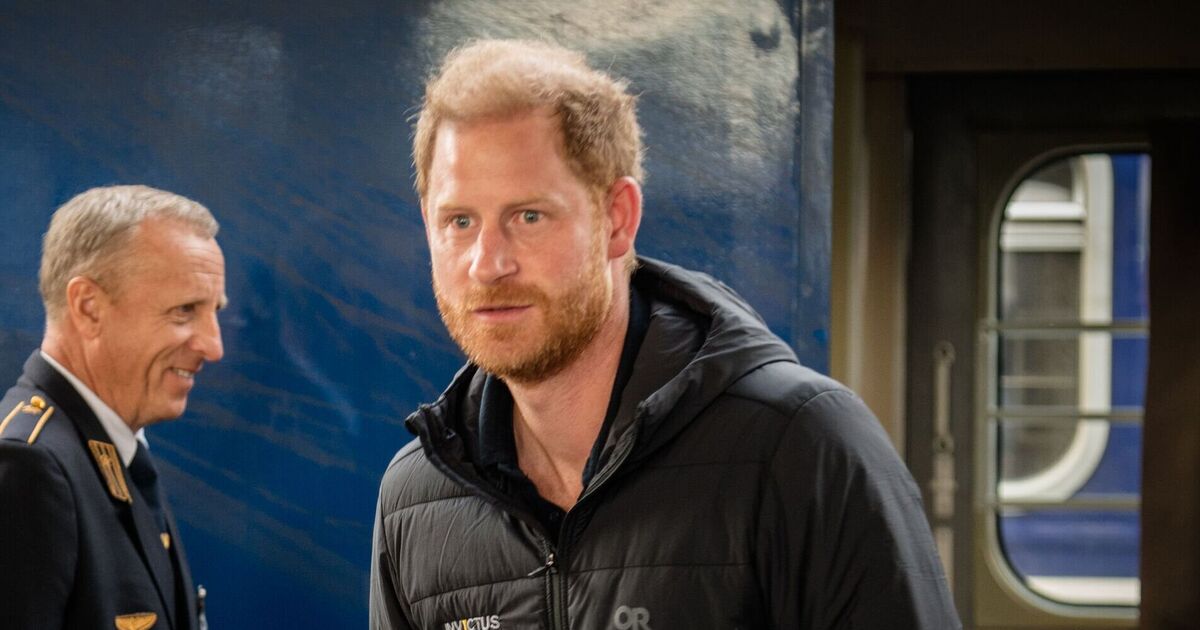 Royal Family Live: Le prince Harry `` ne peut pas s'entraider '' alors que l'initié se déchire dans le duc