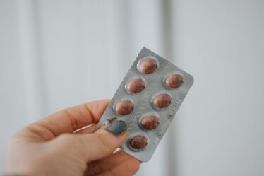 Symptôme de « caca noir » du NHS associé à un analgésique courant