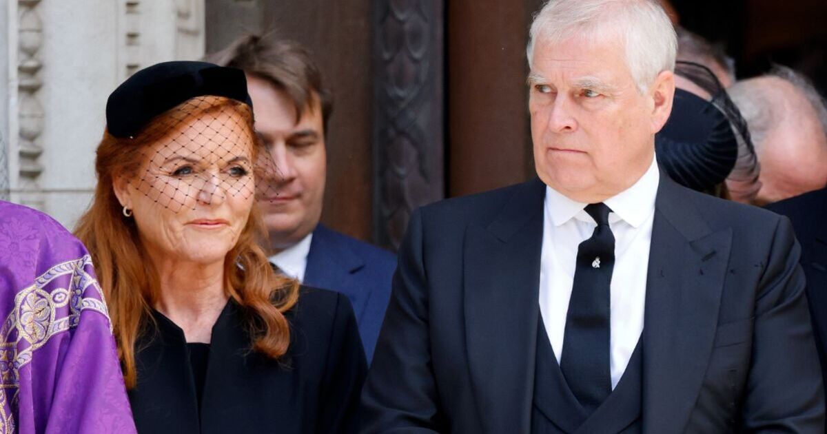 Tous les détails sur la bague de fiançailles « oubliée » de 70 000 £ de Sarah Ferguson du prince Andrew